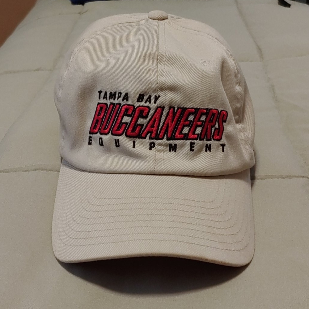 Tampa Bay Buccaneers Fitted Flexfit Hat
